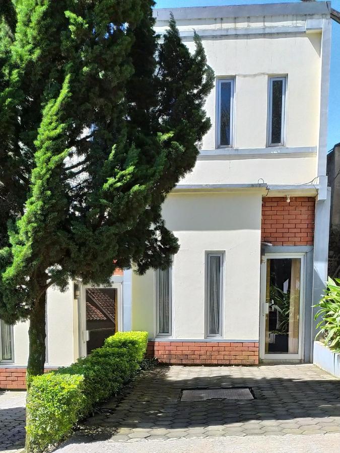 Villa Beverly เล็มบัง ภายนอก รูปภาพ